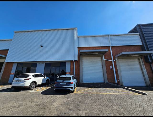 344M² WAREHOUSE TO LET IN LONGLAKE